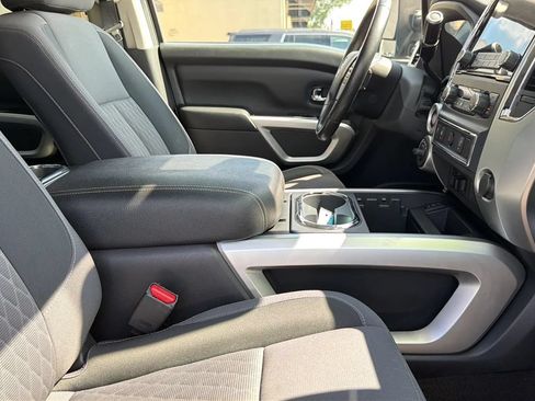 Used 2020 Nissan Titan SV w/ SV Convenience Package AWD/4WD image 36