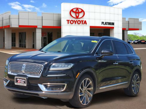 Used 2020 Lincoln Nautilus Reserve w/ Equipment Group 201A FWD image 2