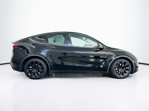Used 2023 Tesla Model Y Long Range image 10
