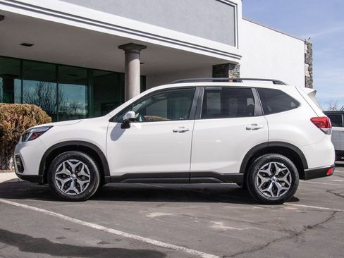 Used 2019 Subaru Forester Premium image 4