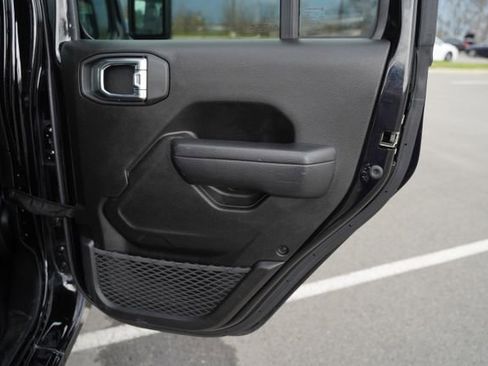 Used 2023 Jeep Gladiator Sport image 22