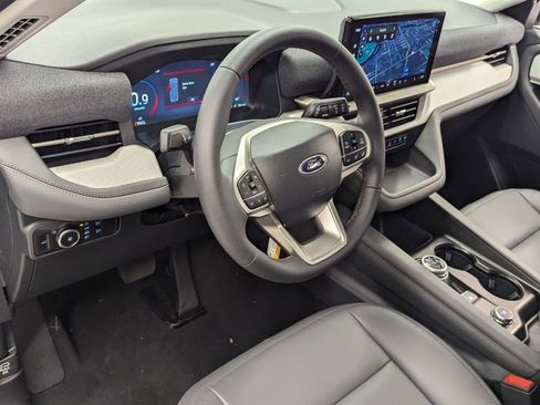 New 2026 Ford Explorer Active w/ Active Comfort Package image 3