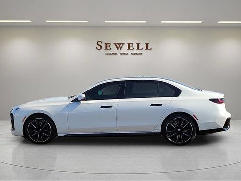 New 2026 BMW i7 xDrive60 AWD/4WD image 2