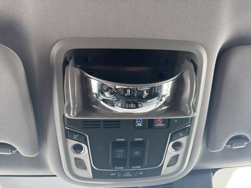 Used 2019 Honda Pilot Elite image 22