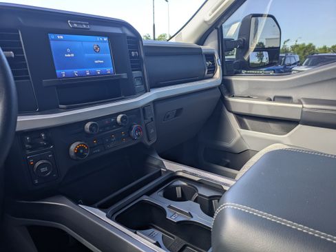 Used 2025 Ford F250 XLT w/ FX4 Off-Road Package AWD/4WD image 32