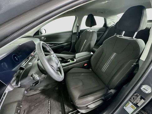 Used 2023 Hyundai Elantra SEL w/ Convenience Package FWD image 13