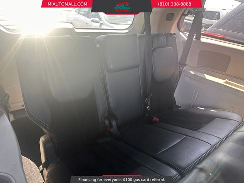 Used 2017 Dodge Grand Caravan SXT w/ Rear Park Assist Package FWD image 21