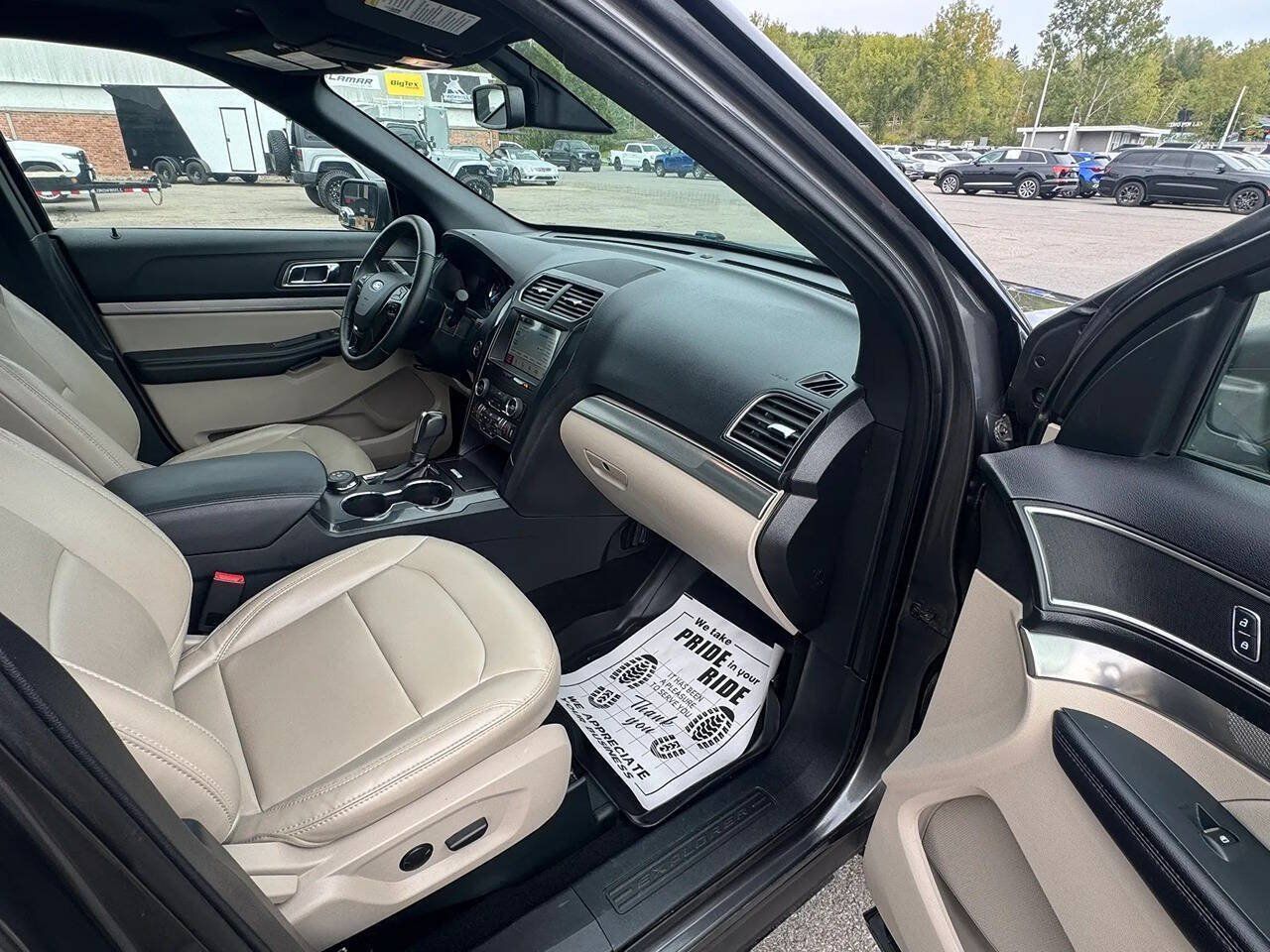 Used 2019 Ford Explorer XLT w/ Equipment Group 202A AWD/4WD image 18