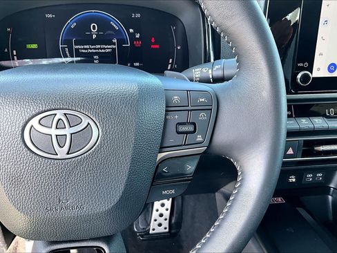 Used 2026 Toyota Camry SE FWD image 25