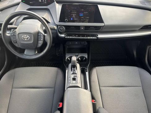 Used 2025 Toyota Prius LE FWD image 15
