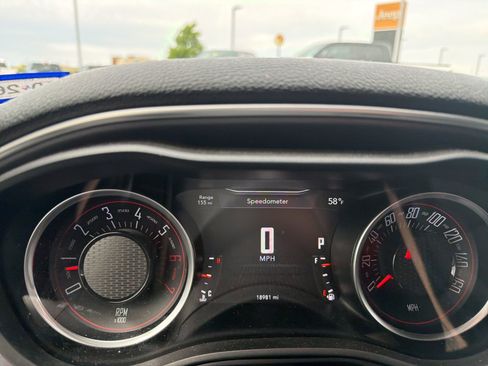 Used 2018 Dodge Challenger R/T image 10