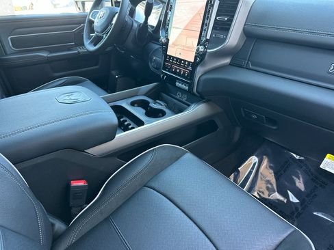 New 2026 RAM 2500 Laramie AWD/4WD image 14