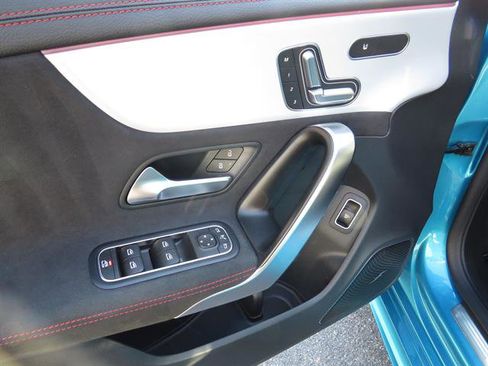 Used 2025 Mercedes-Benz CLA 250 4MATIC image 9