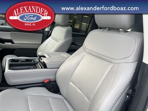 Used 2025 Ford Expedition Active AWD/4WD image 12