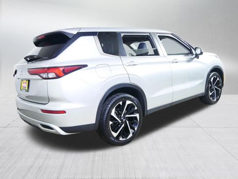 Used 2024 Mitsubishi Outlander SE image 7