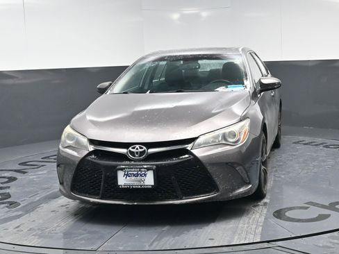 Used 2015 Toyota Camry XSE image 13
