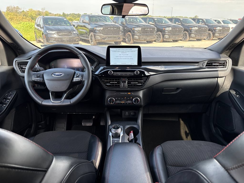 Used 2025 Ford Escape ST-Line Select AWD/4WD image 17
