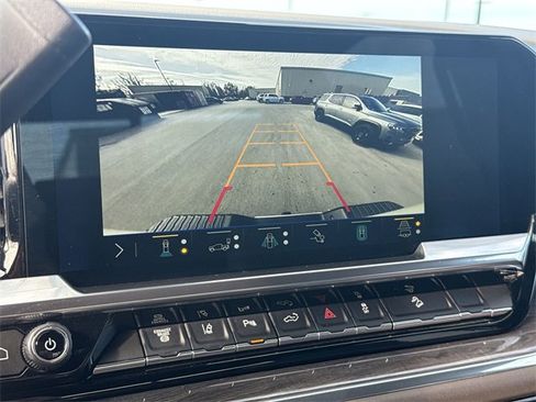 Used 2024 Chevrolet Silverado 3500 LTZ w/ LTZ Convenience Package image 17