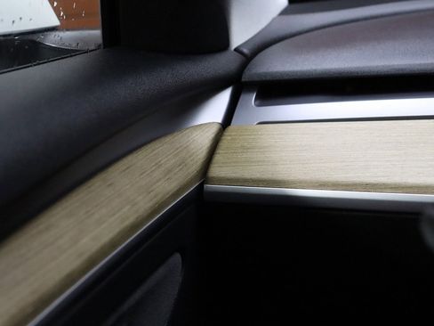 Used 2023 Tesla Model 3 Standard Range image 55