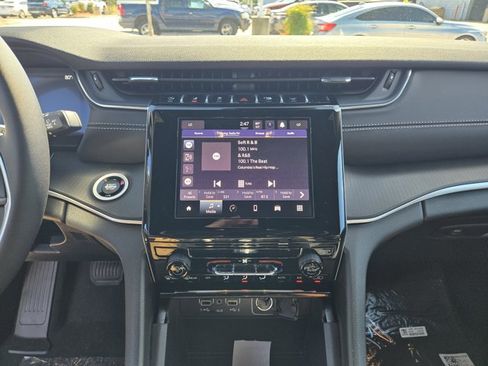 New 2025 Jeep Grand Cherokee Laredo X image 16