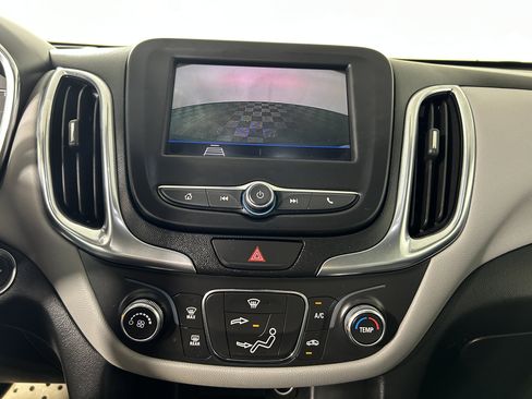 Used 2021 Chevrolet Equinox LS AWD/4WD image 17