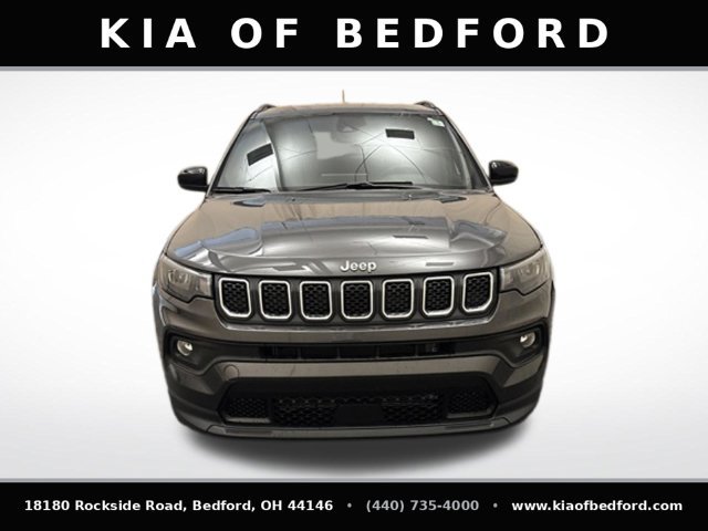 Used 2023 Jeep Compass Latitude AWD/4WD image 2
