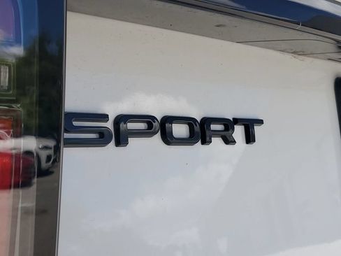 Certified 2025 Land Rover Discovery Sport Dynamic SE AWD/4WD image 9