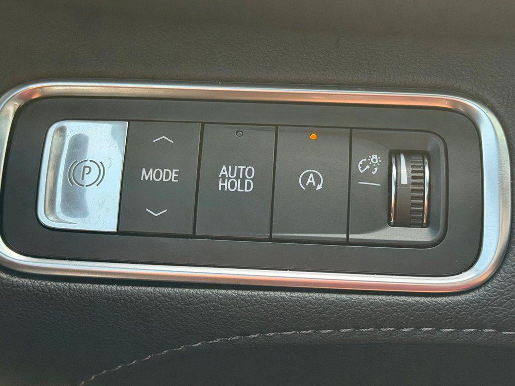 Used 2025 Buick Enclave Sport Touring FWD image 19