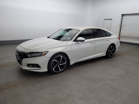 Used 2019 Honda Accord Sport image 2