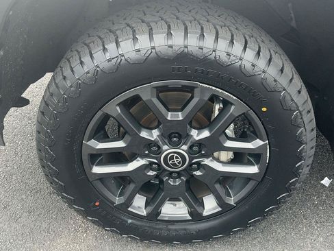 Used 2024 Toyota Tundra Platinum AWD/4WD image 12