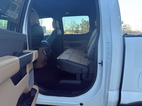 Used 2024 Ford F250 Lariat w/ Sport Appearance Package AWD/4WD image 9