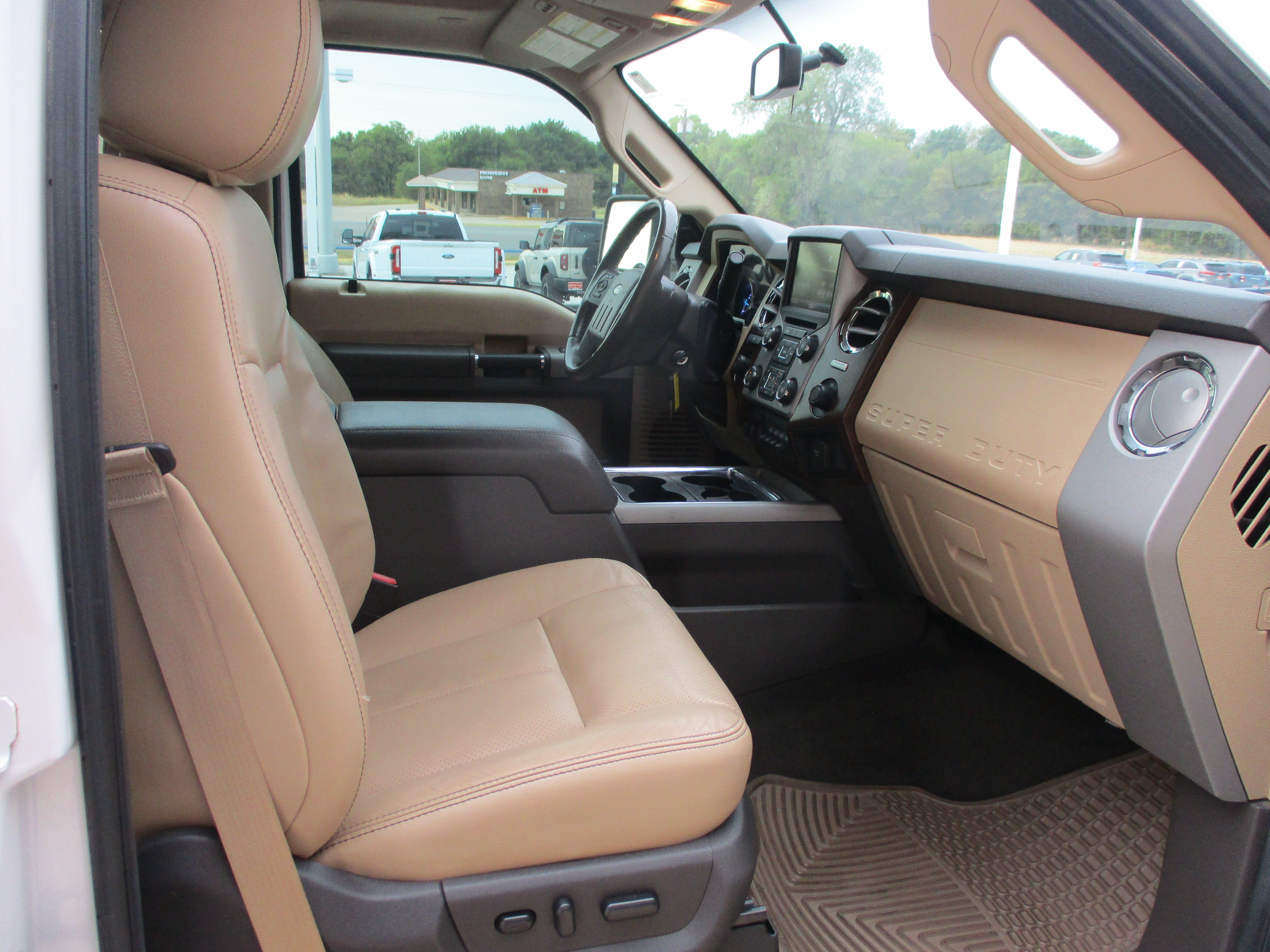 Used 2015 Ford F250 Lariat w/ Lariat Ultimate Package AWD/4WD image 11