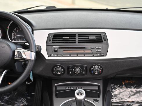Used 2007 BMW Z4 3.0i RWD image 28