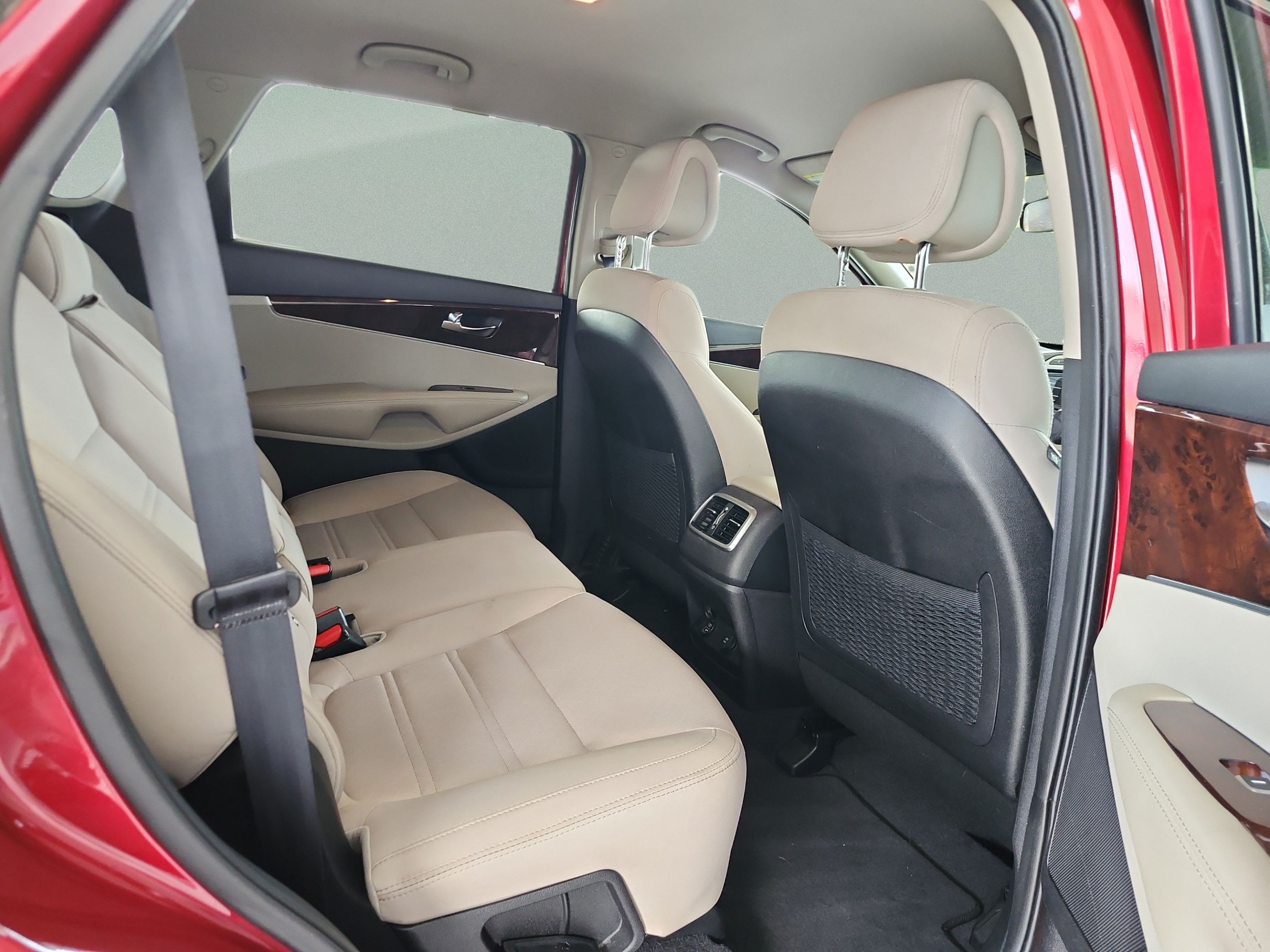 Used 2016 Kia Sorento FWD image 19
