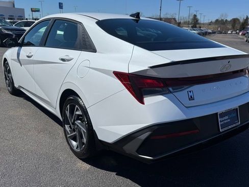 Certified 2025 Hyundai Elantra Sport FWD image 6