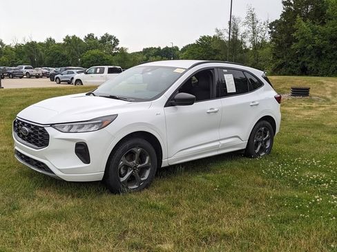 Certified 2023 Ford Escape ST-Line w/ Tech Pack #1 AWD/4WD image 7