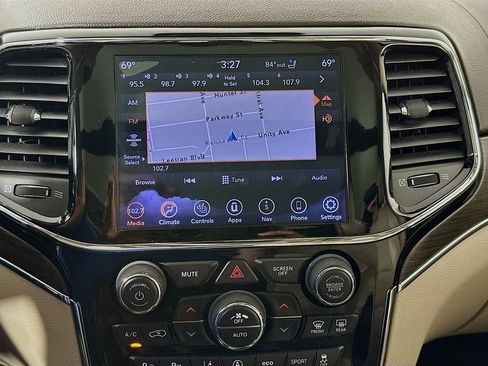 Used 2020 Jeep Grand Cherokee Summit w/ Platinum Series Group image 18