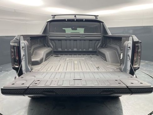 Used 2024 GMC Hummer EV 3X w/ LPO, Sport Package AWD/4WD image 24