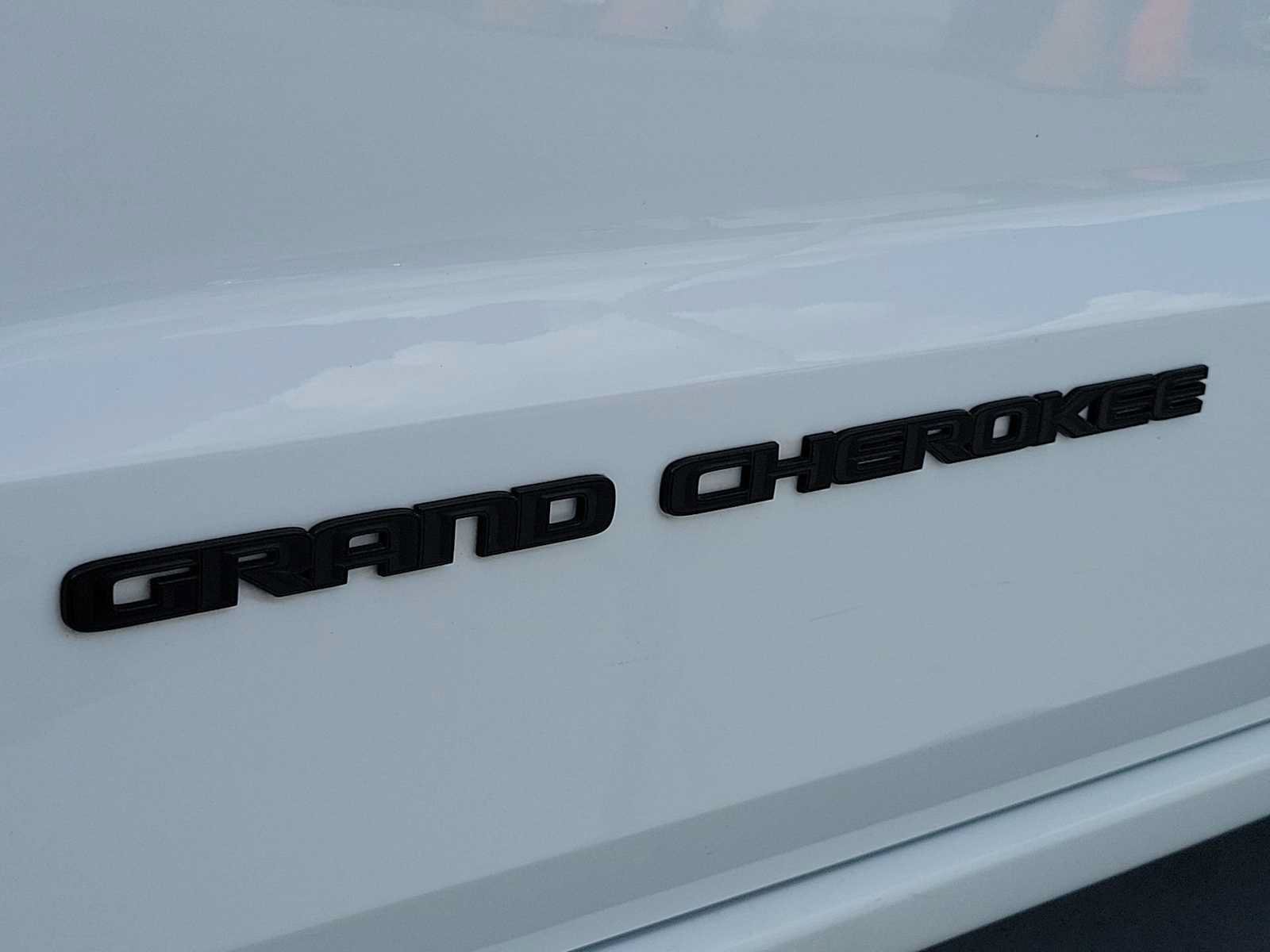Used 2020 Jeep Grand Cherokee Altitude RWD image 11