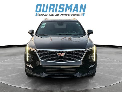 Used 2024 Cadillac XT4 Premium Luxury image 8