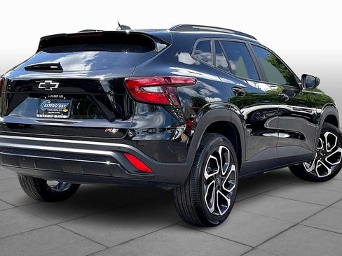 Used 2025 Chevrolet Trax RS w/ Sunroof Package FWD image 12