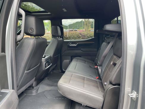 Used 2025 Chevrolet Silverado 1500 High Country w/ Technology Package AWD/4WD image 3