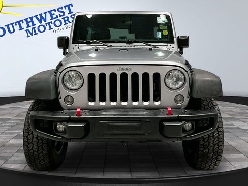 Used 2018 Jeep Wrangler Unlimited Sport w/ Connectivity Group AWD/4WD image 2