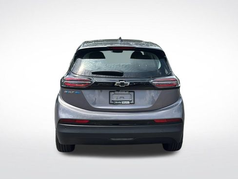 Used 2023 Chevrolet Bolt LT w/ Infotainment Package FWD image 6