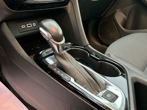Used 2022 Buick Encore GX Select w/ Sport Touring Package FWD image 18