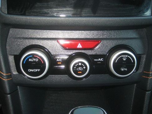 Used 2023 Subaru Crosstrek 2.0i Premium AWD/4WD image 19