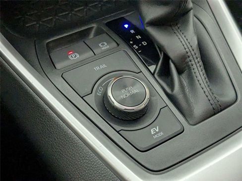 Used 2024 Toyota RAV4 LE AWD/4WD image 23
