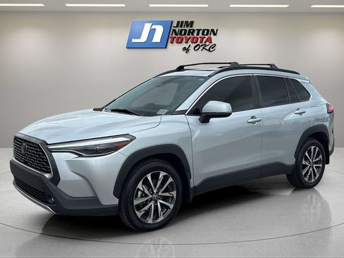 Used 2023 Toyota Corolla Cross XLE w/ Convenience Package AWD/4WD image 1