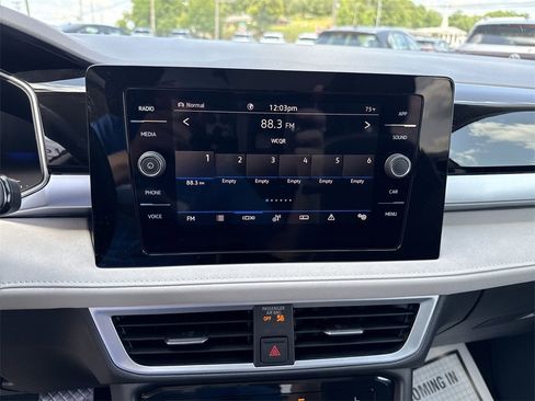 New 2025 Volkswagen Taos SE image 14