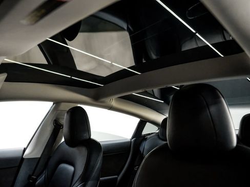 Used 2023 Tesla Model 3 Standard Range RWD image 5
